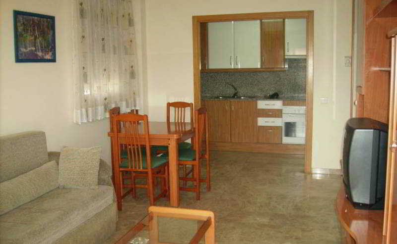 Uhc Village Park Apartments سالو المظهر الخارجي الصورة